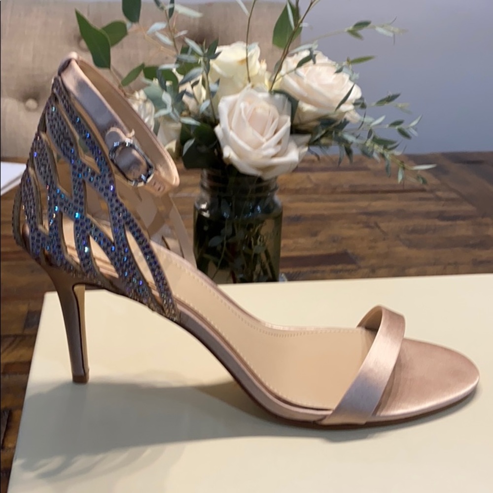 Brand new in box Vince Camuto Heels